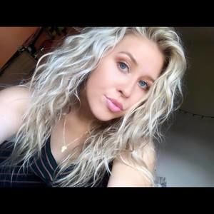 Meet your Posher, Kara beth